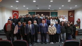Vali Işın “Müzikçe Pazartesi Söyleşileri”nin konuğu oldu