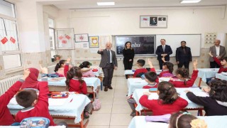 Vali Varol, öğrencilerle bir araya geldi