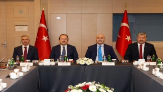 Vali Yılmaz, Düzensiz Göçle Mücadele Toplantısına Katıldı