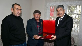 Vali Yılmaz’dan Şehit Ailesine Anlamlı Ziyaret