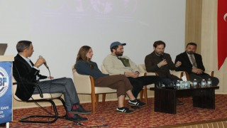 Van Yüzüncü Yıl Üniversitesinde ilham veren söyleşi: “Belgesel Sinema ve Fotoğraf”