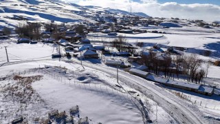 Vanda kardan dolayı kapanan 119 yerleşim yerinin yolu açıldı