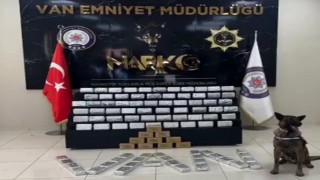 Vanda otomobilde 53 kilo eroin ele geçirildi