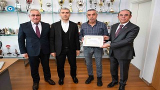 Vergi rekortmeni Gedik Piliç, Uşak Valisi Dr. Naci Aktaşı ağırladı