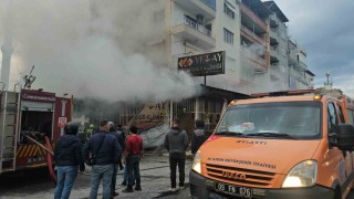 Veteriner kliniği alevlere teslim oldu