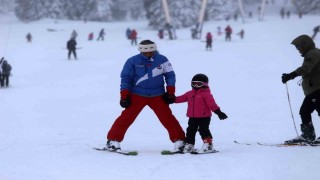 Yılbaşı öncesi Uludağda pistler doldu taştı