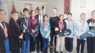 Yılmaz badmintoncuları sevindirdi