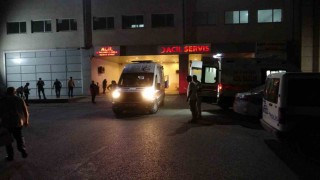 Yolda yürüyen husumetlisini silahla yaraladı