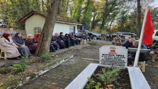 Yüksekova şehidi Gölcükte kabri başında dualarla anıldı
