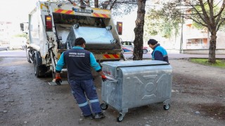 Yunusemrede çöp konteynerleri yenileniyor