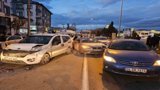Zincirleme trafik kazasında 7 kişi yaralandı