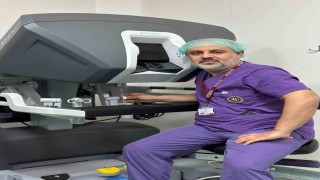 50 sene kalbindeki delikle yaşayan hasta, robotik cerrahi ile iyileşti