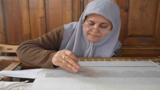 70 yaşındaki kadın usta 200 bin TLlik Antep işi sanat işliyor