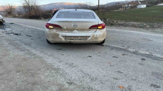 Adıyamanda 2 otomobil çarpıştı: 4 yaralı