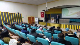 Ağrı Milli Eğitim Müdürü Kökrek aday öğretmenlerle buluştu