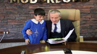 Ağrı Milli Eğitim Müdürü Kökrek, “Dilimizin Zenginlikleri” projesi ödüllerini verdi
