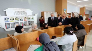 Ağrı Valisi Koç, üniversite sınavına hazırlanan öğrencilere destek oldu