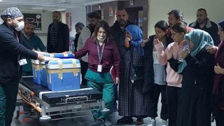 Ailesi kızlarının organlarını el sallayarak uğurladı
