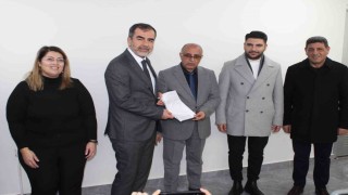 AK Parti Aydında Erdem mazbatasını aldı