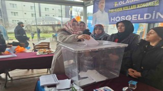 AK Parti Selendi Kadın Kolları Kongresi bayram havasında geçti