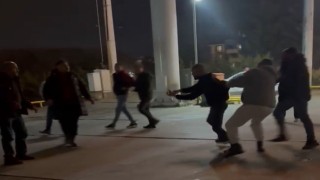Akaryakıt istasyonunda kavga: 1 kişiye 3 kişi saldırdı