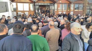 Akdeniz Belediyesi önünde gerginlik
