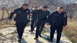 Aksarayda nefes kesen polis-şüpheli kovalamacası kamerada