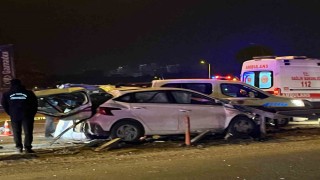 Ankarada kontrolden çıkan otomobil bariyerlere saplandı: 1 ölü