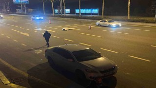 Ankarada seyir halindeki araçtan atlayan kadın hayatını kaybetti