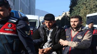 Anne-babasını darp eden adamı öldürmek için 8 yıl plan yaptı, 3 saniyelik görüntüden yakalandı