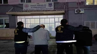 Annesini öldüren genç ve ona yardım eden şahıs tutuklandı