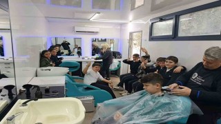 Antalya Büyükşehirden taşımalı Mobil Kuaför Tırı öğrencilerin hizmetinde