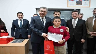 Antalyada 500 bin 164 öğrenci karne heyecanı yaşadı