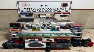 Antalyada kaçak tütün ve kaçak eşya operasyonu