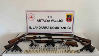 Antalyada ruhsatsız silah operasyonu: 6 şüpheli yakalandı