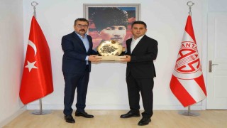 Antalyaspor Kulübünde devir teslim gerçekleşti
