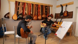 Ardahan Belediyesi ‘Nuri Vatan Kültür merkezi, tüm sanat dallarında kursiyerlere eğitim veriyor
