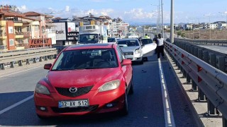 Arızalanan otomobilini iterek götürmeye çalıştı, 2 ayrı kazaya sebep oldu