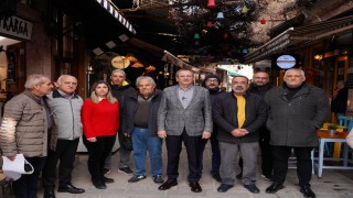 Ayvalık Belediye Başkanı Mesut Ergin, yeni yılın ilk buluşmasını Camlı Kahvede gerçekleştirdi