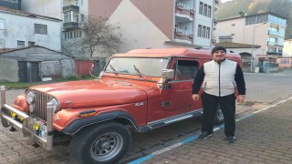 Baba yadigarı cipe gözü gibi bakıyor