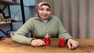 Babasına şaka amaçlı yaptığı çay şeklindeki mum geçim kaynağı oldu