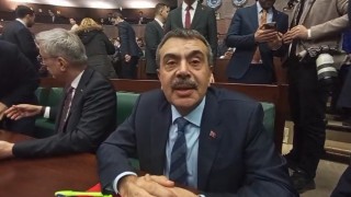 Bakan Tekin: Özele tavsiyem danışmanlarının verdiği bilgileri teyit etsin