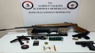 Balkondan silahla ateş açan şahsın evinde çok sayıda silah ele geçirildi