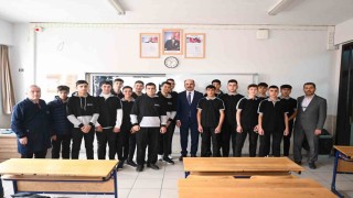 Başkan Altay: “Üniversiteye hazırlanan öğrencilerimize nakdi desteğin ilk ödemesini yaptık”