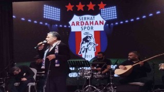 Başkan Demir, Serhat Ardahaspor kulübü dayanışma gecesinde konser verdi