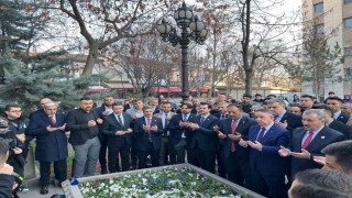 Başkan Dinç, şehit Muhsin Yazıcıoğlunun kabrini ziyaret etti