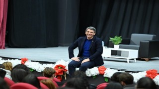 Başkan Kocamandan gençlere: Sizlerin hayalleriniz bizim yol haritamız