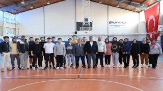 Başkan Necdet Akelden polis adaylarına moral ziyareti
