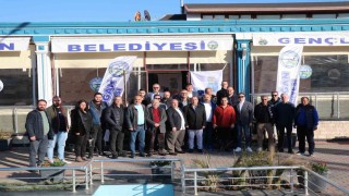 Başkan Özel, su bayileri ile buluştu