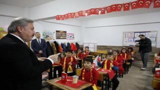 Başkan Palancıoğlu, çocukların karne heyecanına ortak oldu